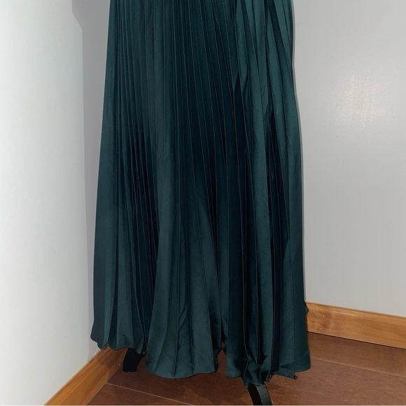 NEW! Hutch- Long-Sleeve Off-The-Shoulder Pleated Maxi Dress Size 2 Forest Green - Picture 5 of 16